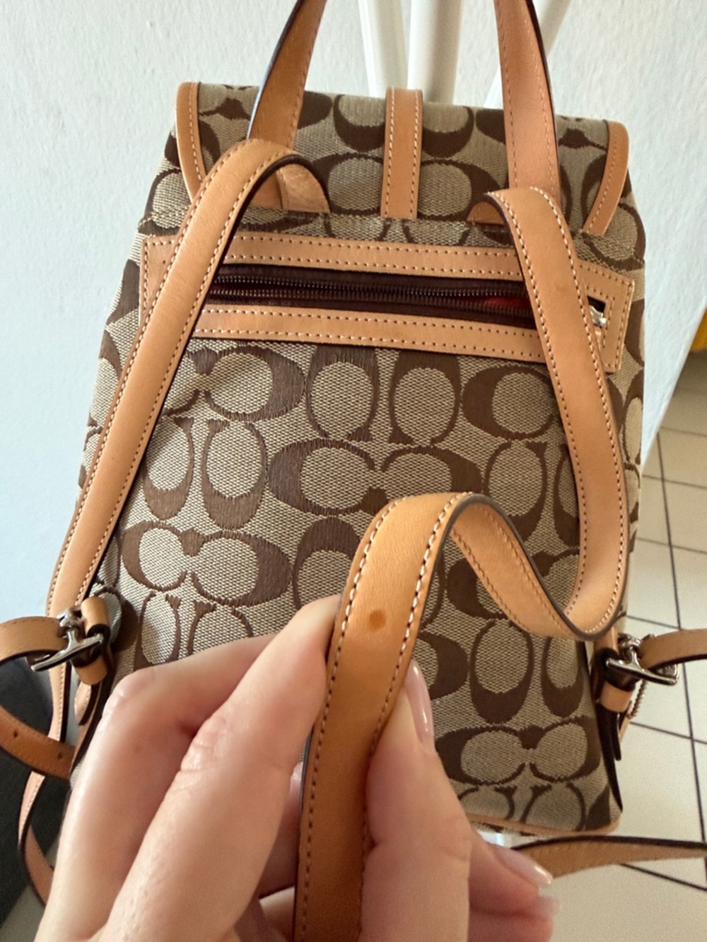Vintage💕like new! Coach Signature Canvas Backpack with Tan Leather Trim - Picture 8 of 17